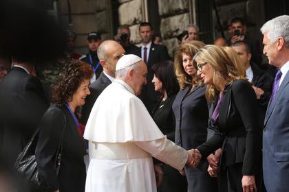 Deputy Prime Minister Ekaterina Zaharieva welcomes Pope Francis