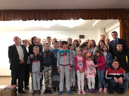 Българското посолство в Белград дари 100 книги на училището в село Звонци