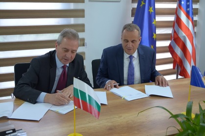 България подпомага модернизирането на гимназия в Косово