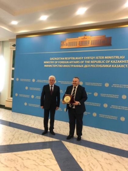 Посланик Васил Петков се срещна с министъра на външните работи на Казахстан 