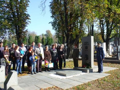 Поднасяне на цветя на българските военни паметници в Сърбия