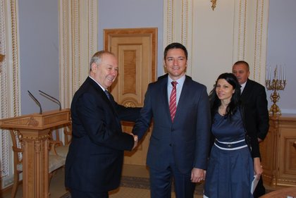 Кристиан Вигенин разговаря с президента и председателя на парламента на Украйна