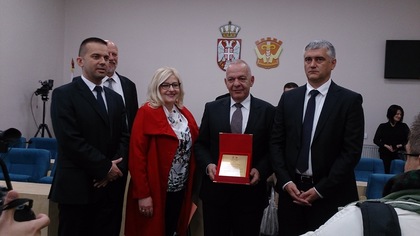 Посланик Радко Влайков получи най-високото отличие на община Цариброд 