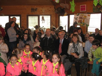 Българският посланик участва в празник за деца в нужда