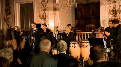 The musical performance "Let's listen to the cinema" with the participation of Hilda Kazasyan, Vassil Petrov, Theodosii Spassov, Zhivko Petrov and other famous Bulgarian musicians is in Warsaw