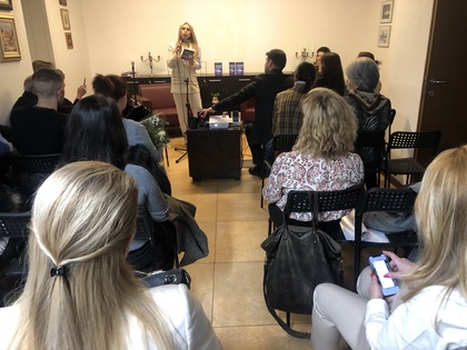 Книгата на Теодора Стефанова „Осмото чувство – ключът към Вселената“ бе представена пред българската общност в Северна Италия
