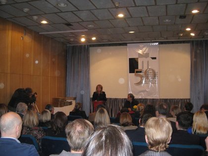 Грамота за българските творци за приноса им към Музея за съвременно изкуство в Скопие
