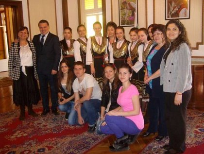 Ученици и учители от България на гости на посолството в Лисабон