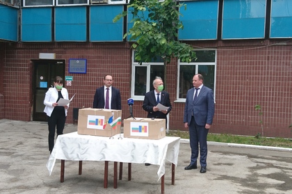 Посолството в Кишинев предаде на молдовските власти хуманитарна помощ за борба срещу COVID-19