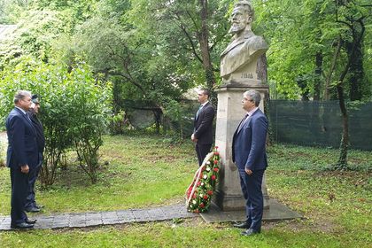 Посолството в Букурещ отбеляза Деня на Христо Ботев