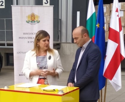 България дари на Грузия защитни комплекти за борба с коронавируса
