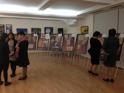Изложбата „Светлината на буквите“ с представяне в Казахстан