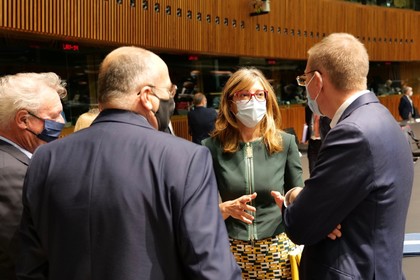 ЕС налага санкции срещу представители на Беларус и Русия