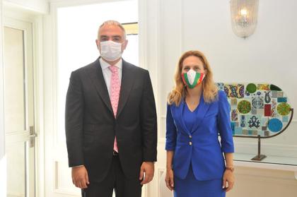 Вицепремиерът и министър на туризма Марияна Николова се срещна с турския си колега Мехмет Ерсой 