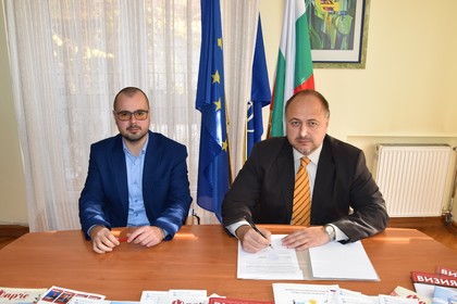 В Генералното консулство в Ниш бяха подписани споразумения по одобрени проекти за подкрепа на организации на български общности