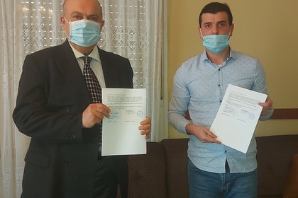 Посланик Гуджев подписа две споразумения за изпълнение на проекти в подкрепа на организации на български общности с българско самосъзнание