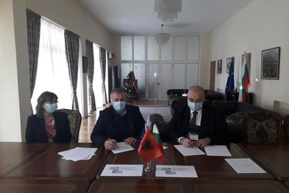 България подпомага реконструирането на част от пътя между град Билищ и село Върник