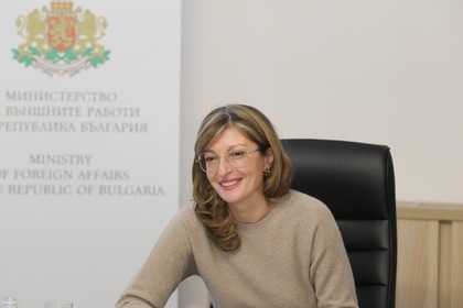 Ekaterina Zaharieva talks with Poland's government plenipotentiary for the Three Seas Initiative Pavel Jablonski