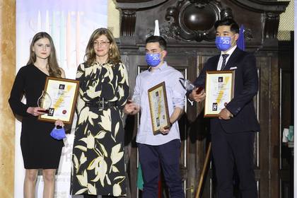 Ekaterina Zaharieva presented awards to the best foreign students in Bulgaria