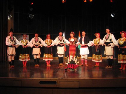Даниела Димитрова и ансамбъл “Фолклорика” представиха българския фолклор в Индия