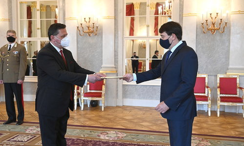 Посланик Христо Полендаков връчи акредитивните си писма на президента на Унгария Янош Адер