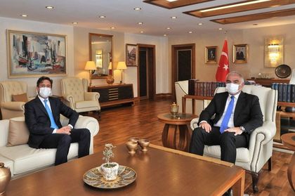 Посланик Ангел Чолаков се срещна с министъра на културата и туризма на Турция 