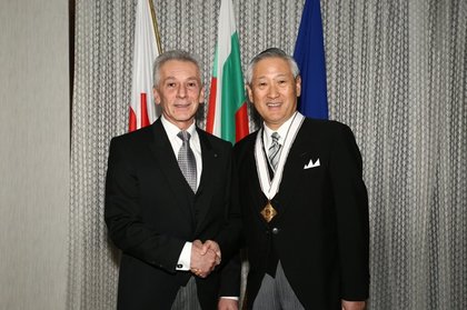 Награждаване с орден Мадарски конник първа степен на Казуо Кавамура, председател на борда на директорите и президент на корпорацията „Мейджи”
