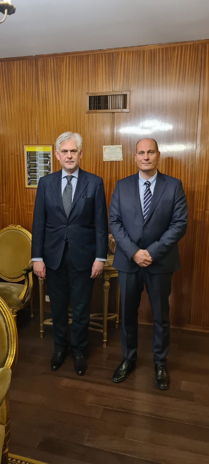 Посланик Михайлов се срещна с румънския си колега Дан Петре