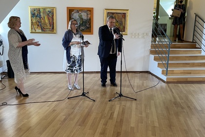 Посланик Петков откри изложба на българска художничка в Банска Бистрица
