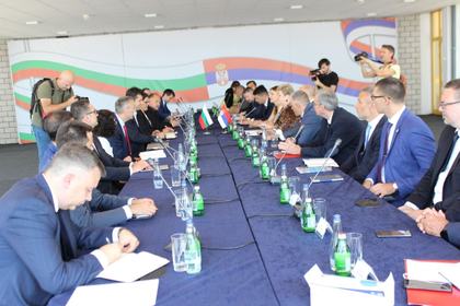 Министрите на икономиката на България и Сърбия се срещнаха в Цариброд