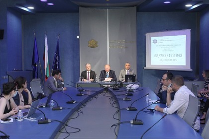 The Ministry of Foreign Affairs will propose Bulgarians abroad to vote by mail with active registration