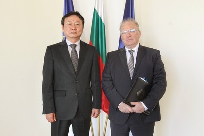 Minister Svetlan Stoev received the Ambassador of Republic of Korea Li Ho-shik