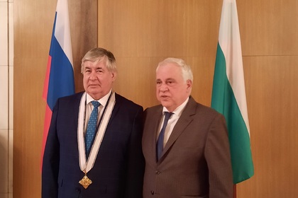 В посолството се състоя церемония по връчване на орден «Мадарски конник» 1-ва степен на Анатолий Макаров, посланик на Русия в България в периода 2016-2021 г.