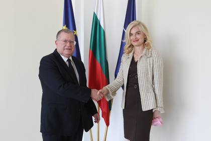 Deputy Minister Dinkova discusses with Israeli Ambassador Bulgaria's contribution to fighting anti-Semitism