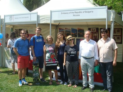 Българското посолство се включи активно в отбелязването на Деня на Европа