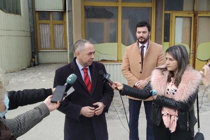 Посолството ни в Скопие предостави пакети с играчки, лакомства и училищни пособия на деца от различни възрастови групи