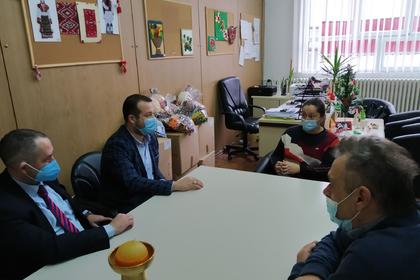 Предоставяне на новогодишни пакети на деца в неравностойно положение в гр. Велес