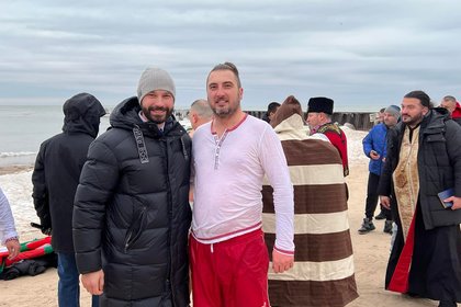 Йордановден беше отбелязан с традиционно спасяване на кръста в ледените води на езерото Мичиган