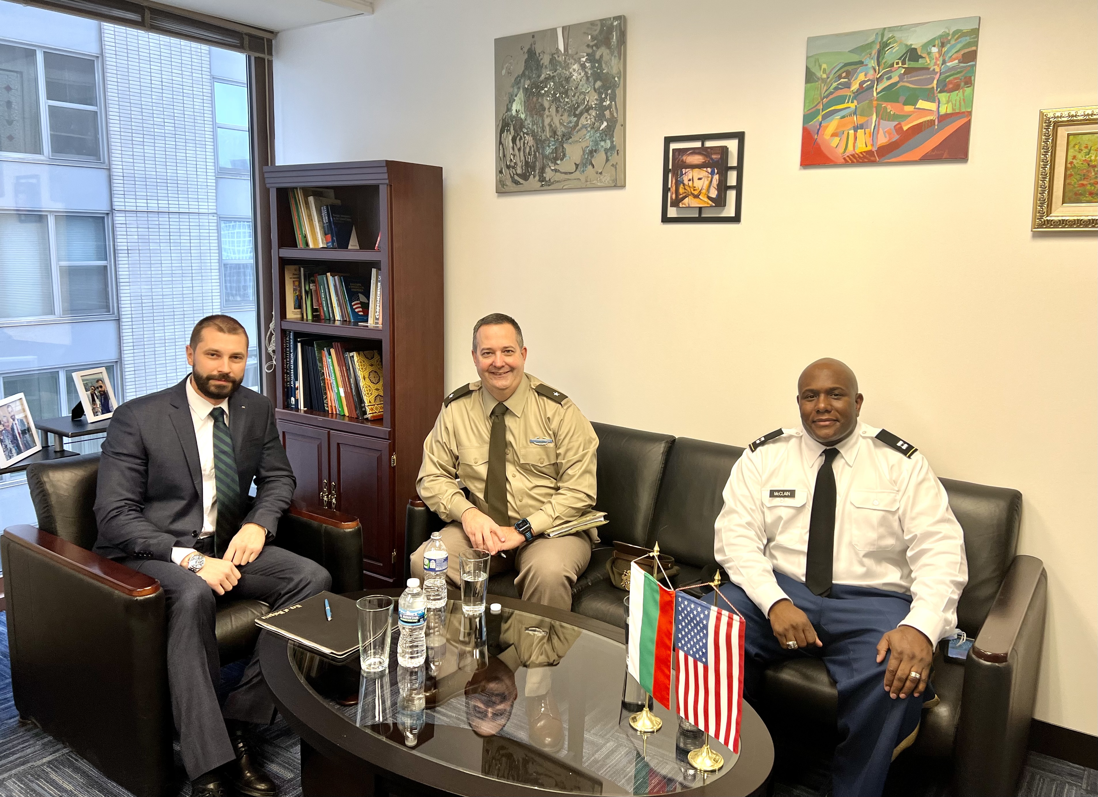 Делегация от Националната гвардия на Илинойс посети Генералното консулство в Чикаго