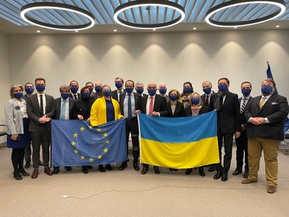  Посланик Ради Найденов участва в инициативи на Дипломатическия корпус в Берн в израз на солидарност с народа на Украйна