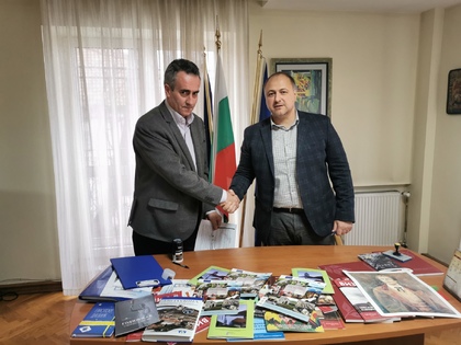 Генералният консул в Ниш подписа споразумения за предоставяне на безвъзмездна финансова помощ в Южна Сърбия
