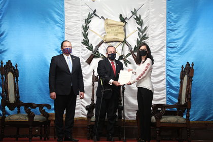 Посланик Милена Иванова връчи на акредитивните си писма на президента на Република Гватемала Алехандро Гиамматей