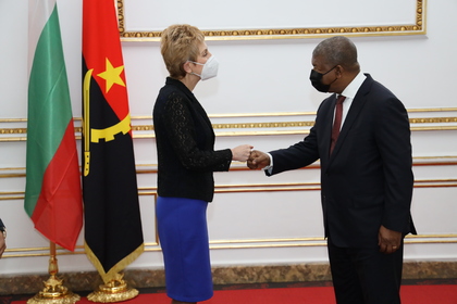 Посланик Мария Цоцоркова връчи акредитивните си писма на президента на Ангола Жоао Мануел Гонсалвеш Лоуренсу