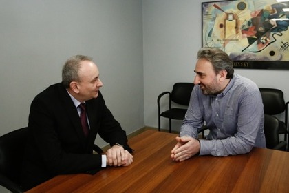Интервю на посланик Валентин Порязов за Гръцката информационна агенция АМНА