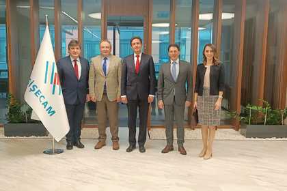 Посланик Ангел Чолаков  се срещна с ръководителите на “Şişecam Group” в Истанбул