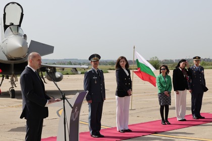 Minister Genchovska visited the Armaments and Research Logistics Centre and the NATO Southern Command Operations Center