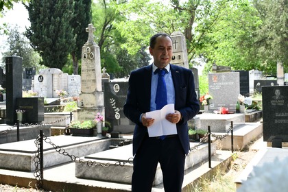 Поклонение на гроба на полковник Борис Дрангов в Скопие