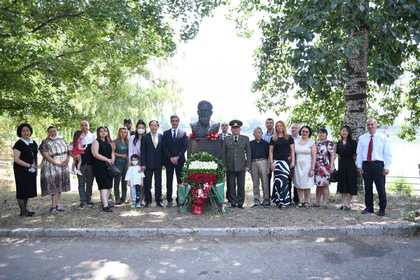 Отбелязване на 2 юни, Ден на Ботев и на загиналите за свободата и независимостта на България, с поднасяне на венец на паметника на Христо Ботев в Пекин