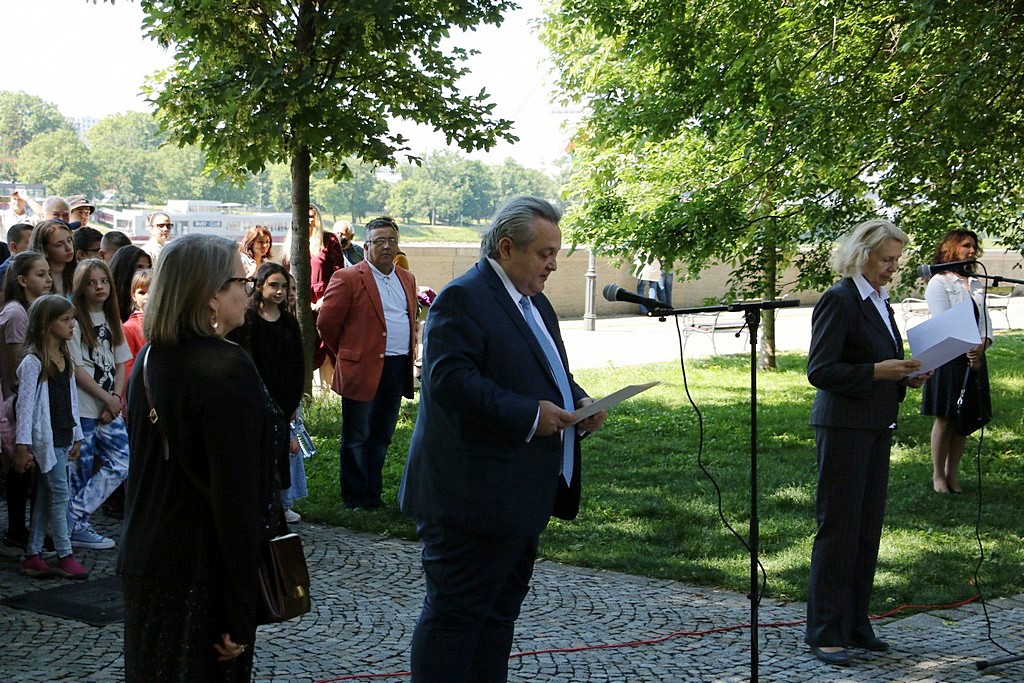 Денят 2 юни събра признателни българи и словаци в Братислава