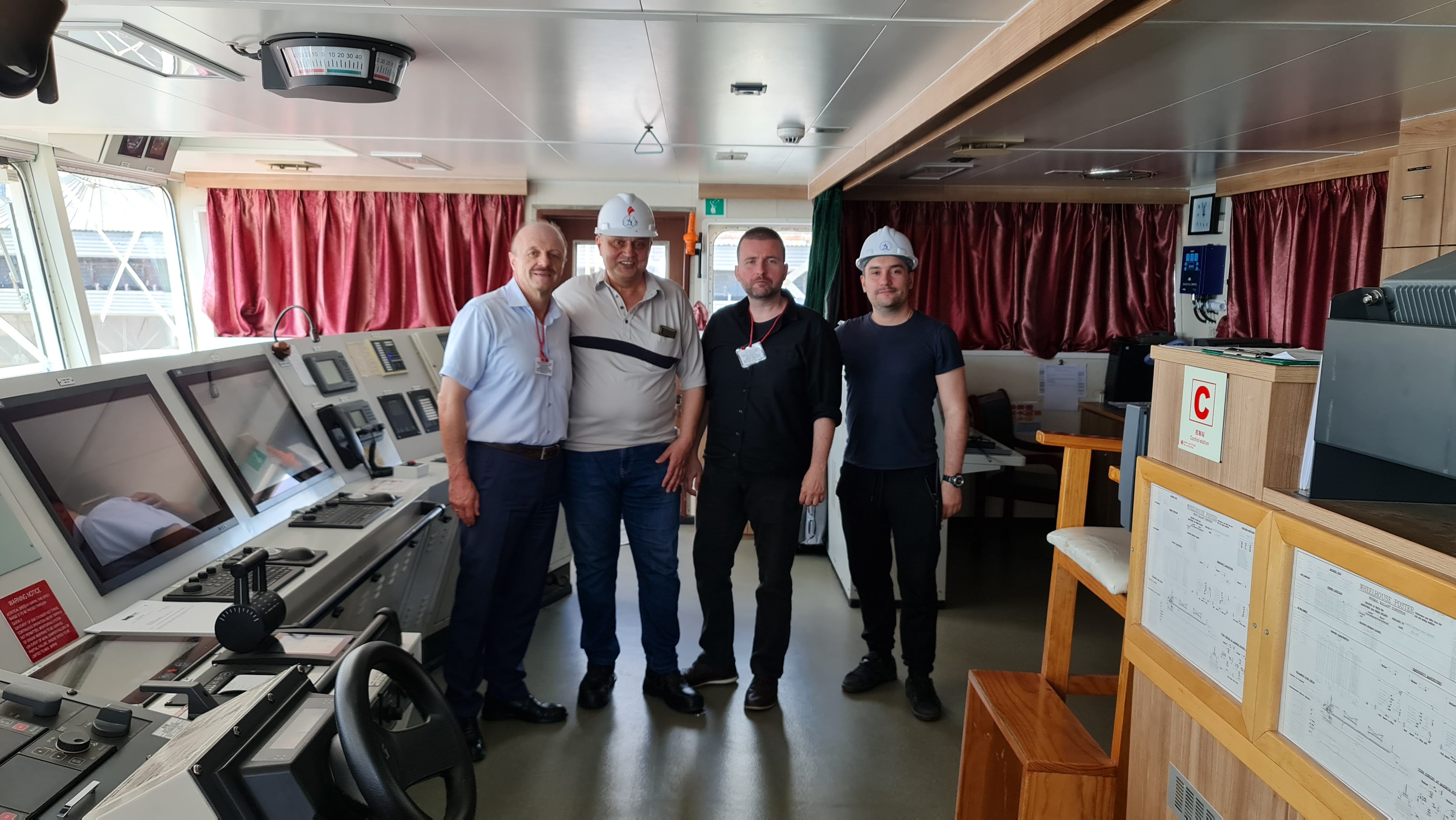  Проведена среща с капитана и екипажа на българския кораб "Рожен", който от началото на военните действия в Украйна се намира в пристанището на гр. Черноморск 